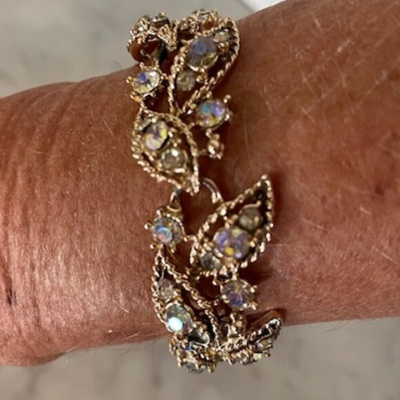 VINTAGE Gold Tone Crystal Leaf Necklace & Bracelet (2) - Picture 11 of 16